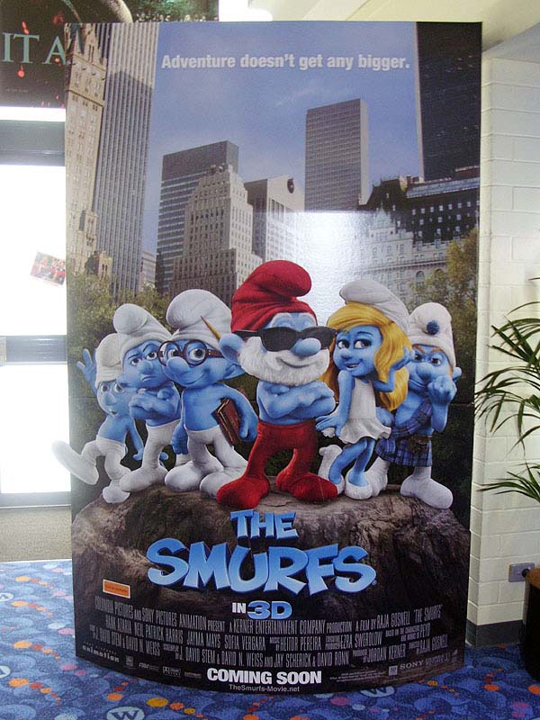 SmurfMovie-CinemaDisplay05.jpg